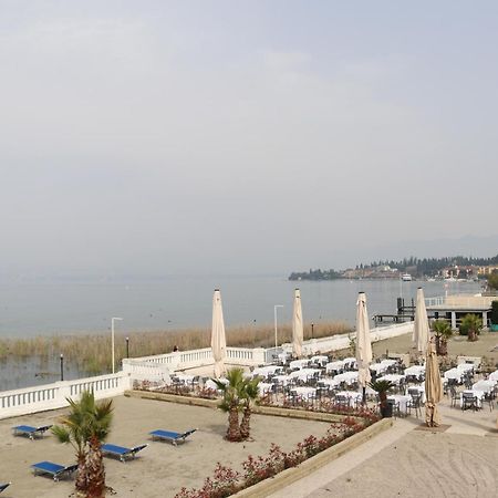 Hotel Villa Trieste Сірміоне Екстер'єр фото