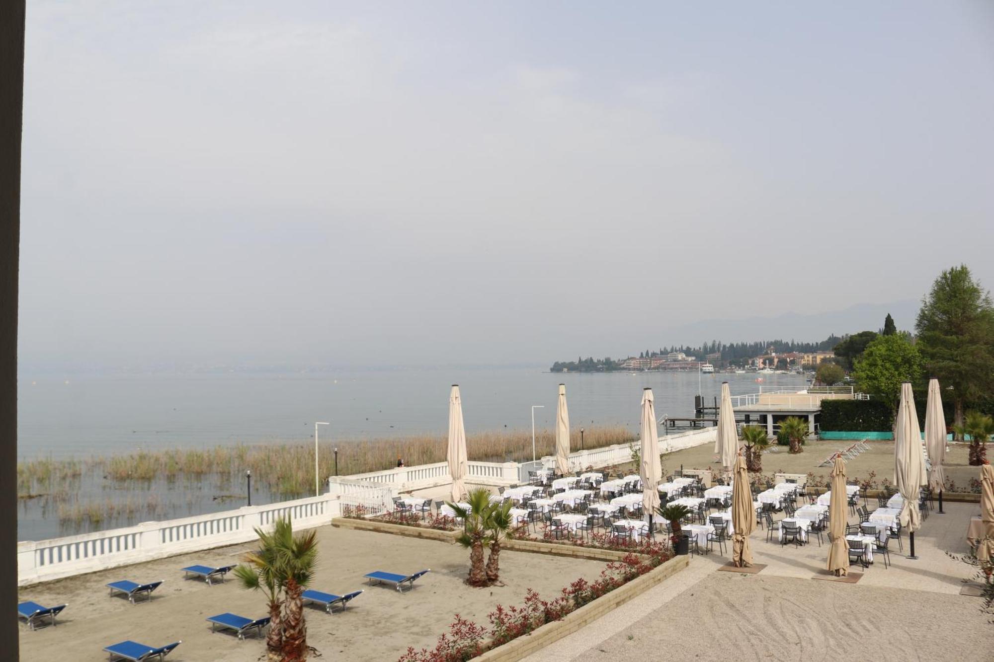 Hotel Villa Trieste Сірміоне Екстер'єр фото