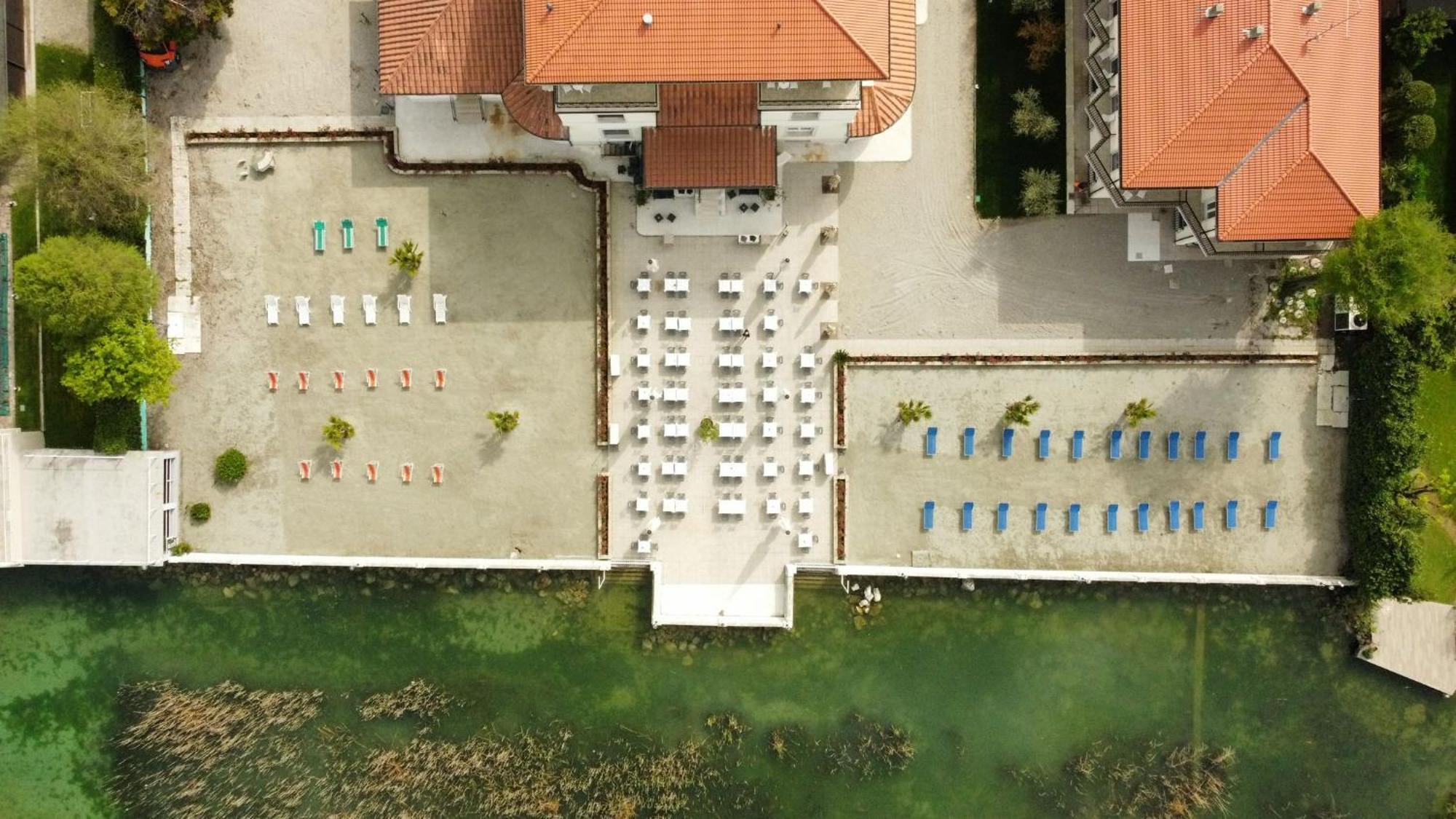 Hotel Villa Trieste Сірміоне Екстер'єр фото