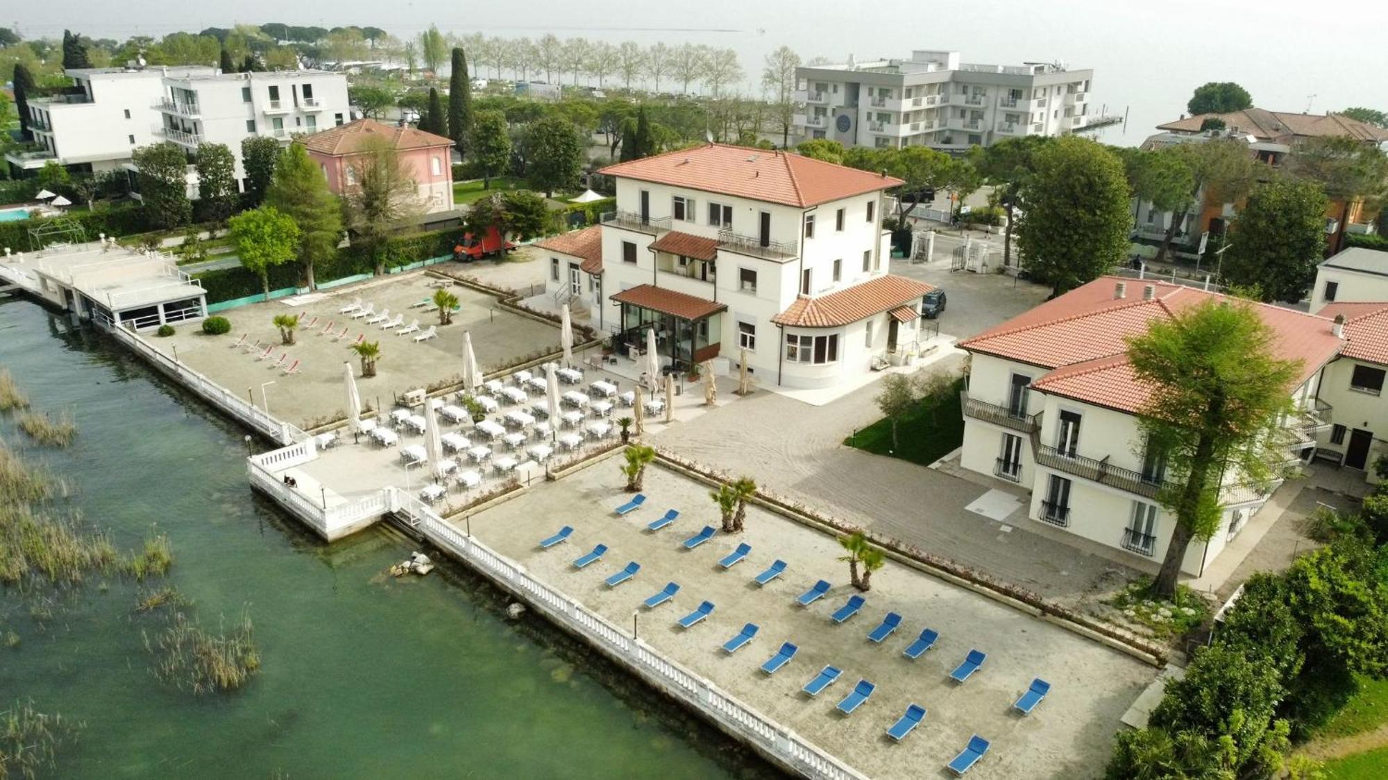 Hotel Villa Trieste Сірміоне Екстер'єр фото