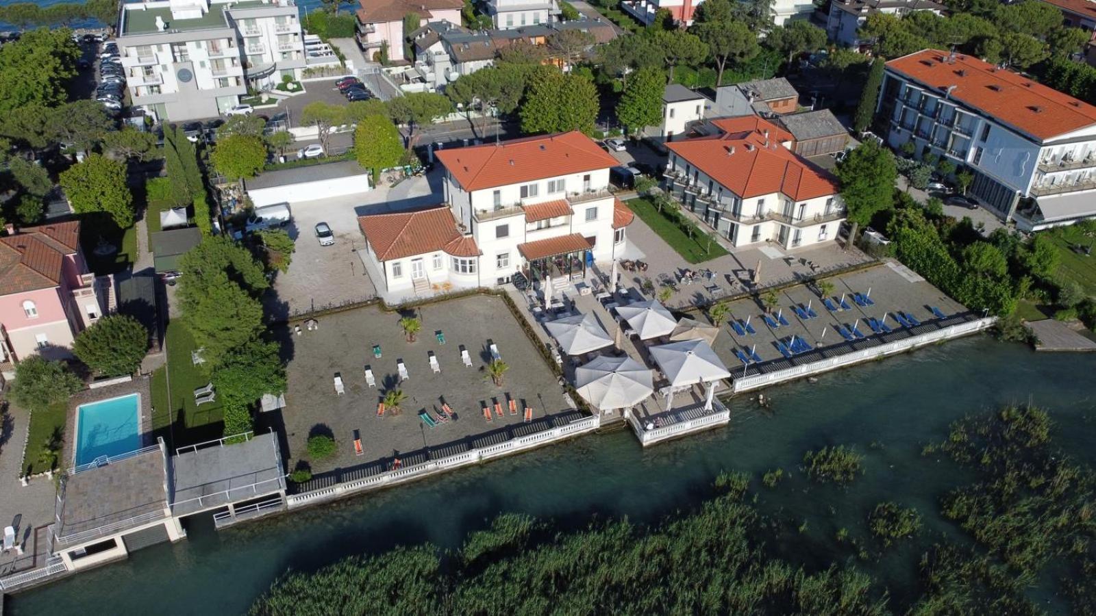 Hotel Villa Trieste Сірміоне Екстер'єр фото