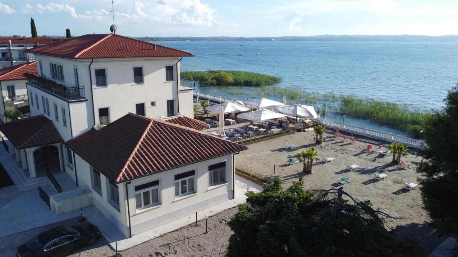 Hotel Villa Trieste Сірміоне Екстер'єр фото