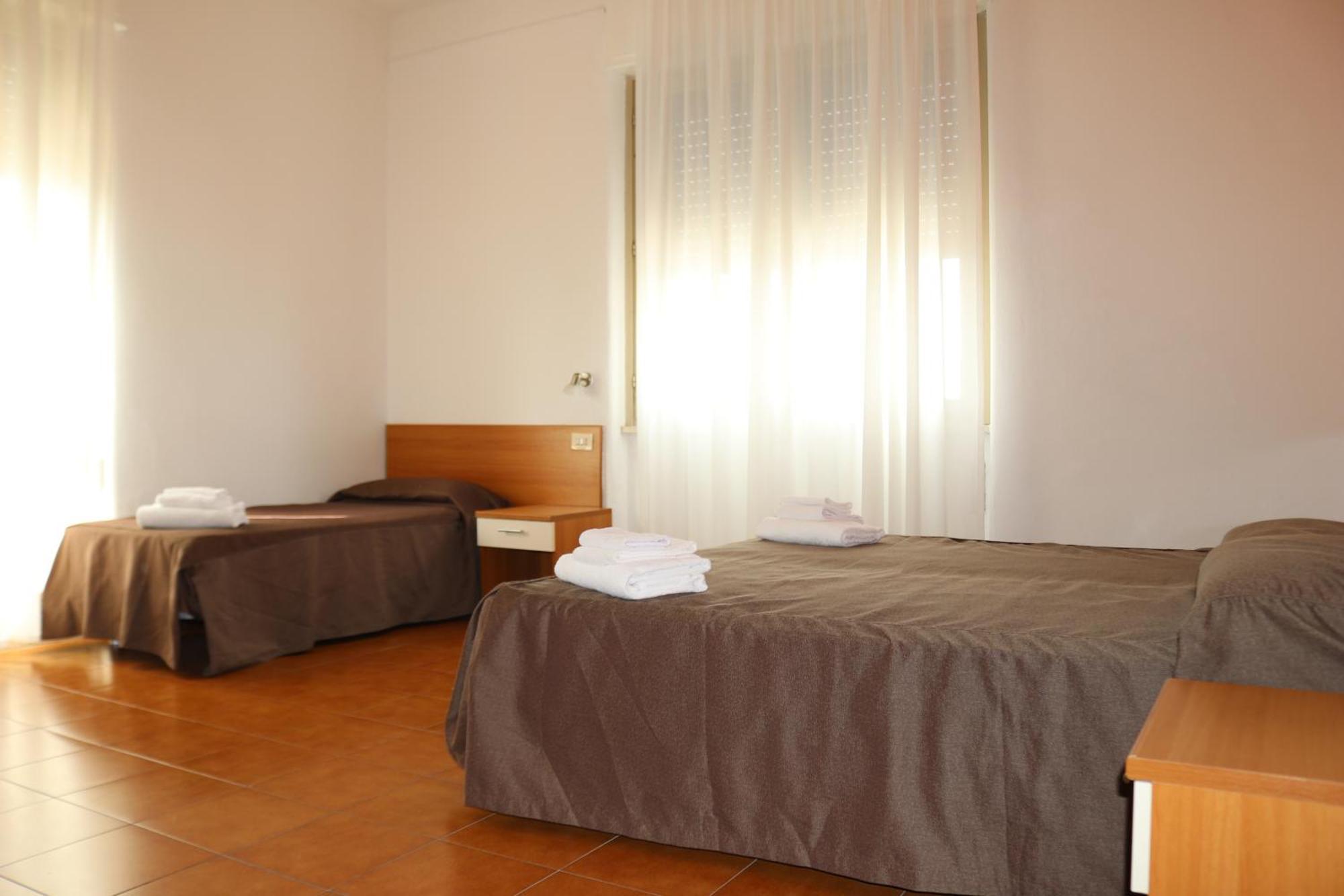 Hotel Villa Trieste Сірміоне Екстер'єр фото